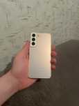 Samsung S22 в розовом цвете