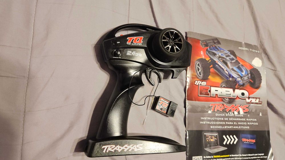 2 канална апаратура / дистанционно Traxxas TQ 2.4GHz
