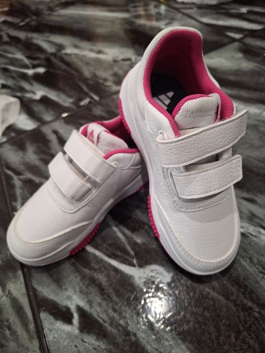 Нови маратонки Адидас, н26