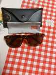 Vînd ochelari de soare originali Ray Ban