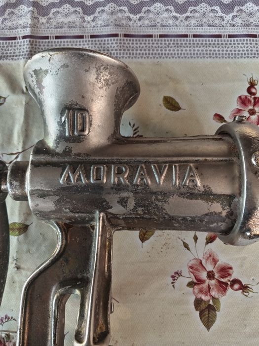 Mașina de tocat carne Moravia
