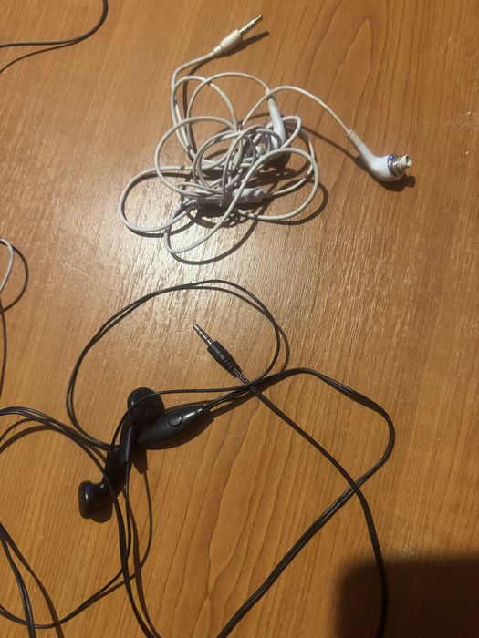 Casti audio pentru telefoane