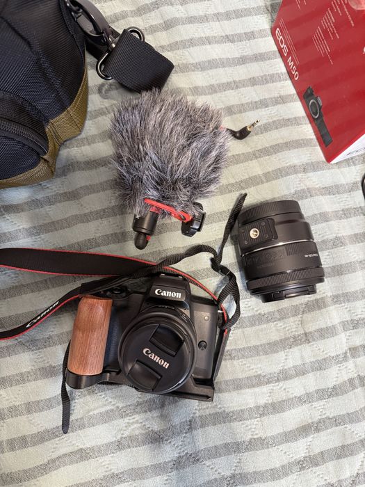 Camera Canon EOS M50