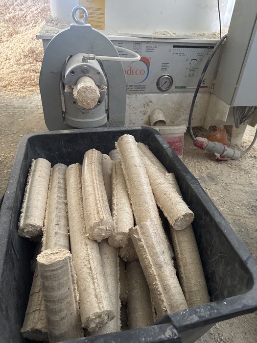 Brichete foc rasinoase