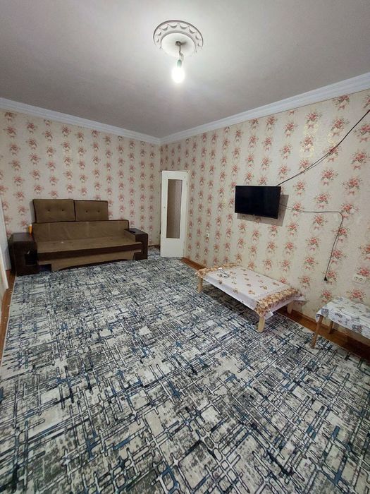 Продаётся квартира Чиланзар 13 квартал 1/4/4 кирпич