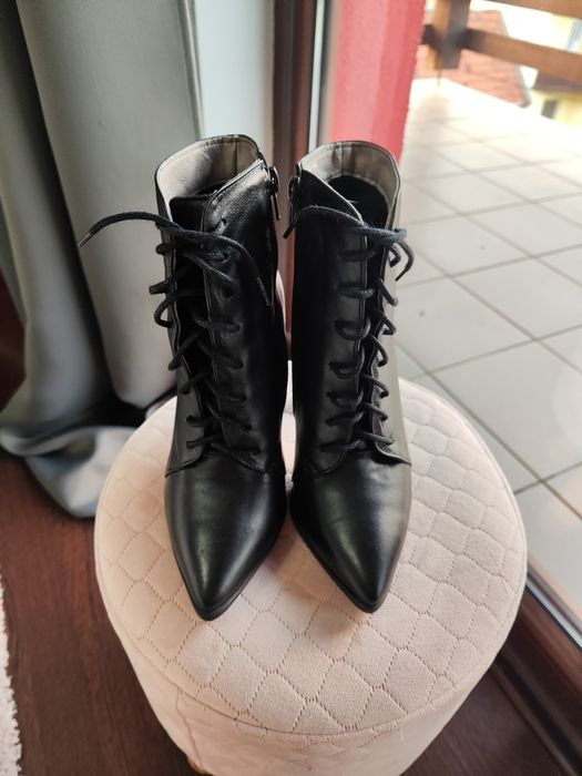 Botine piele naturala noi - mărime 34