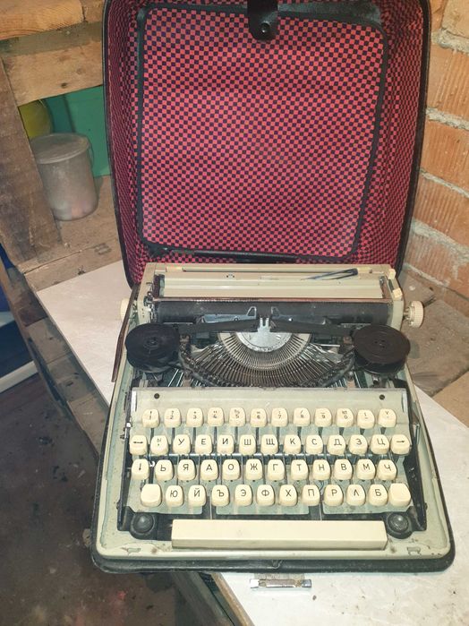 Пишеща машина Марица-12