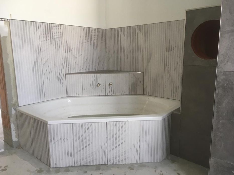 Meșter cu experiență în interioare