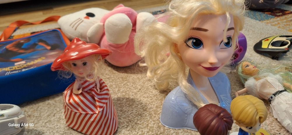 Vand jucarii 10 lei buc