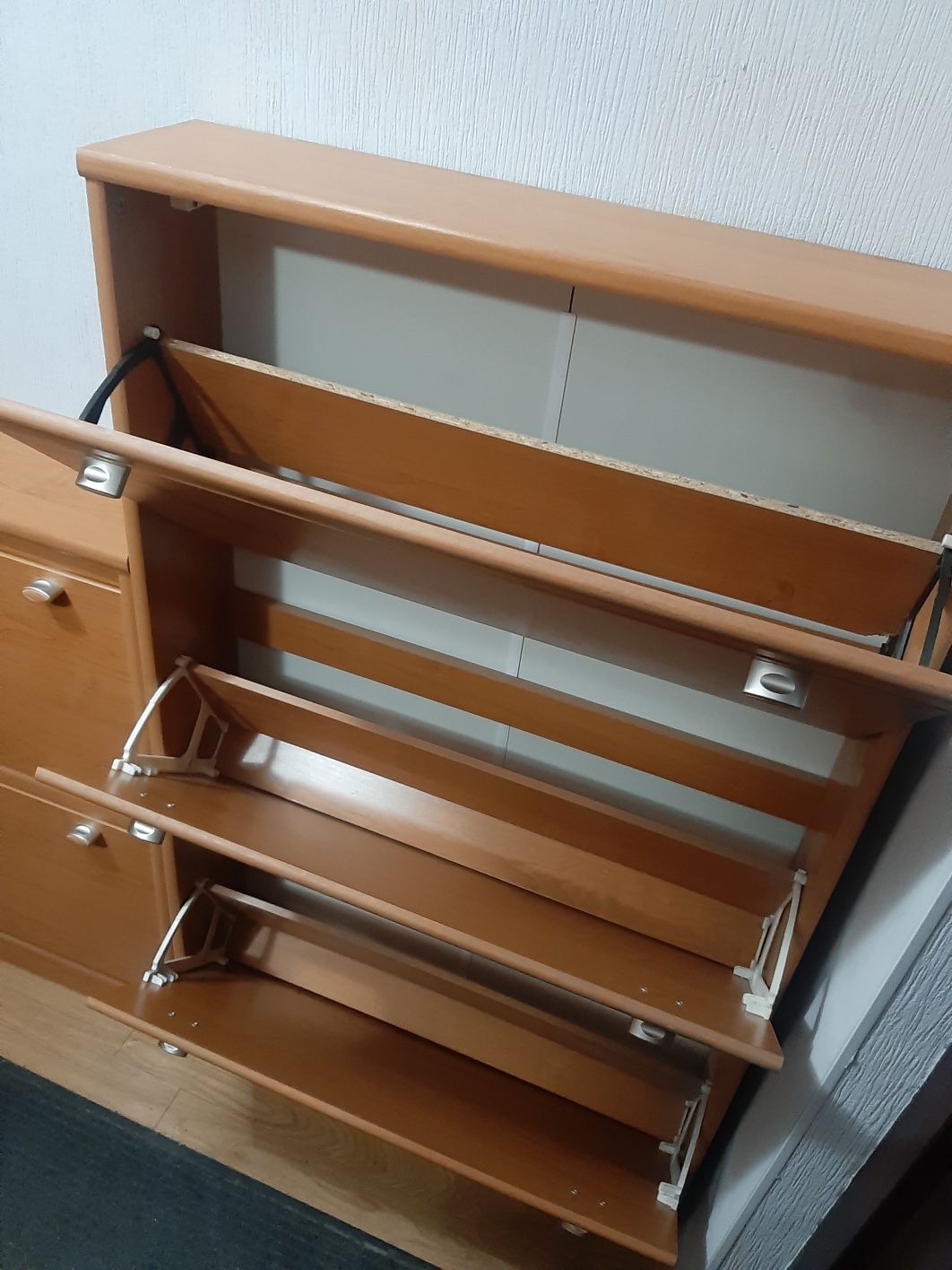 Продам две обувницы