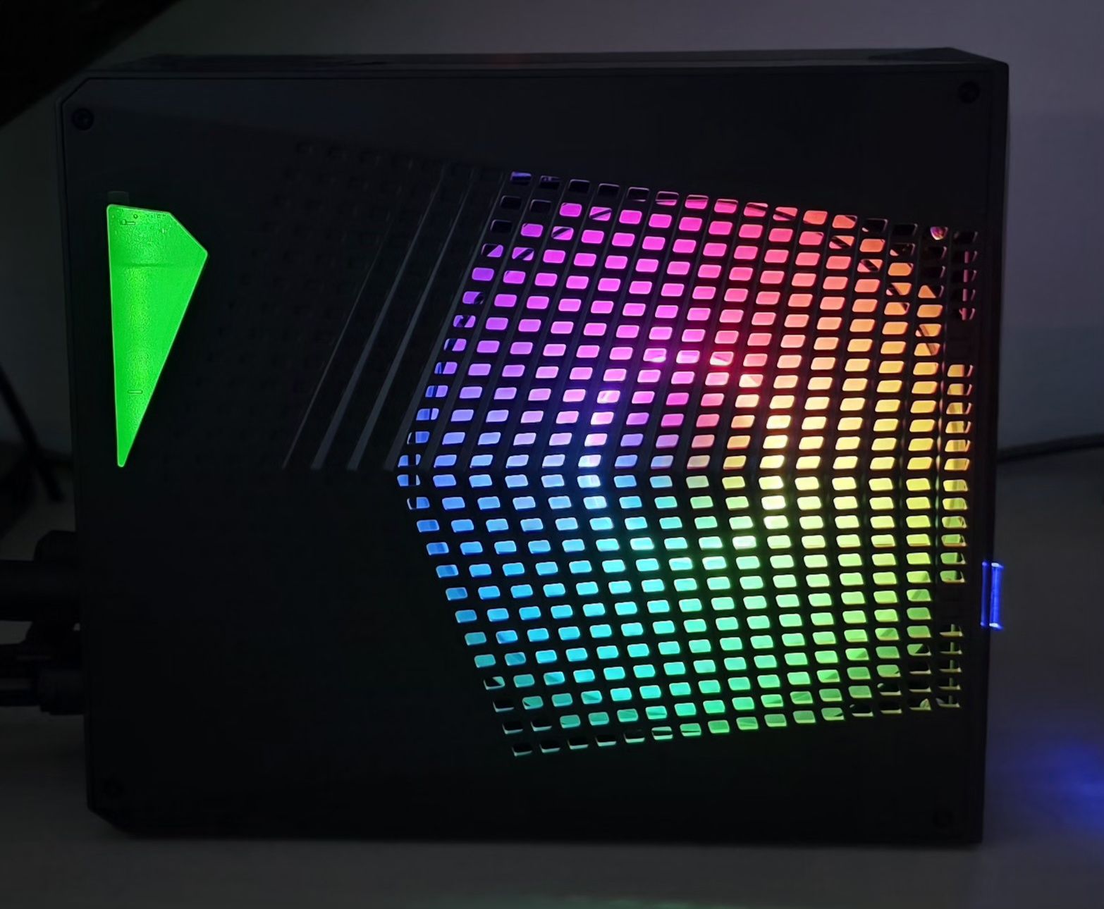 Laptop Gaming XMG Neo 16 E23 13900HX 96GB DDR5 RTX 4080 1TB 240Hz