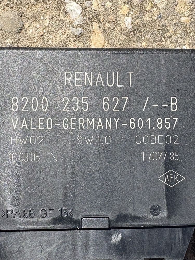 Renault Scenic 2006 година Модул Парктроник