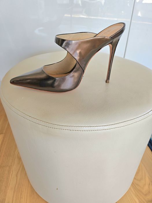 Saboti Schutz noi, nr 38 cu toc 12 cm inaltime, culoarea

aramiu-bronz