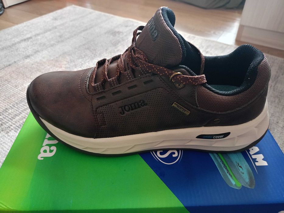 Нови кожени маратонки JOMA