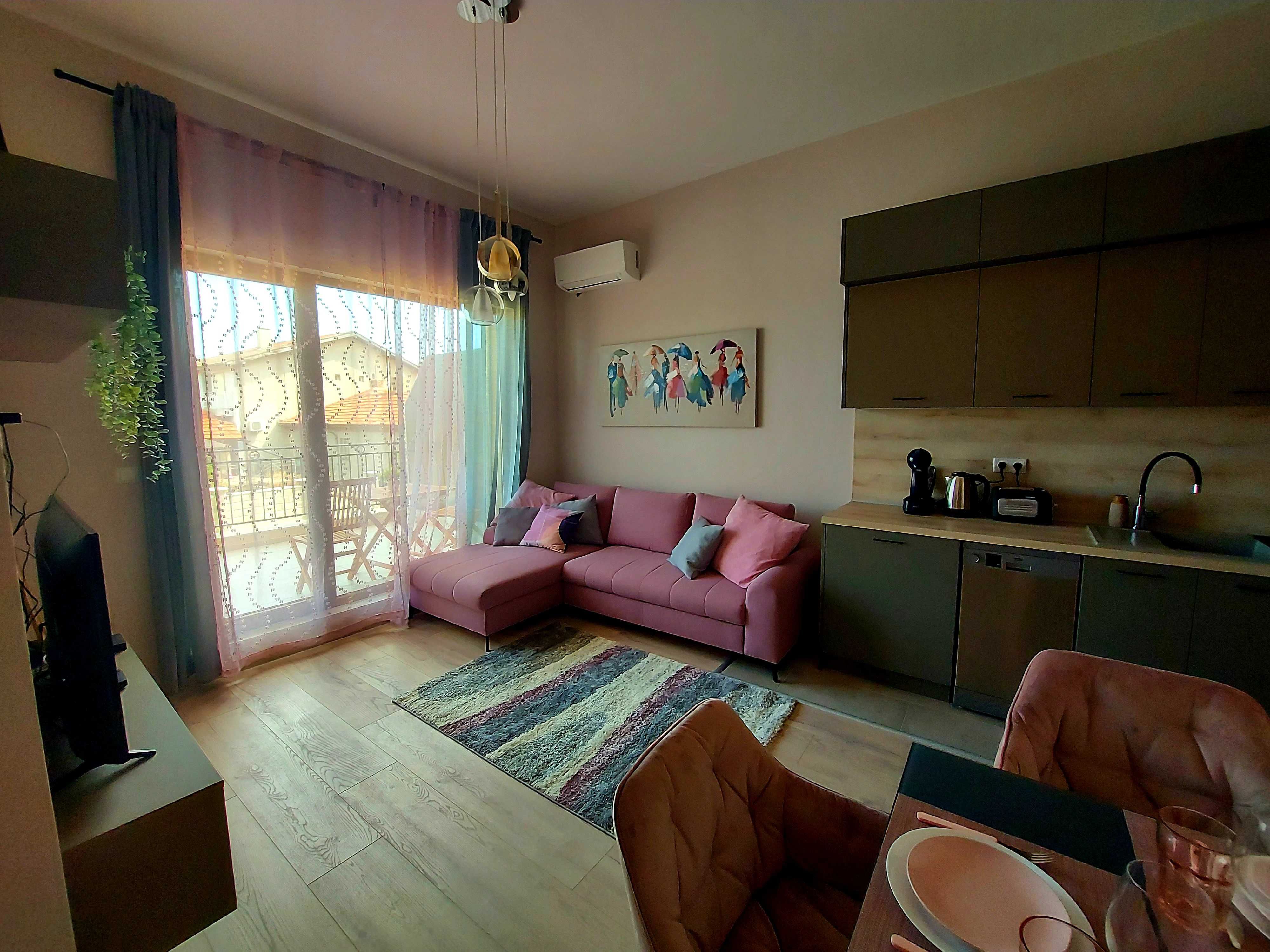 Самостоятелен апартамент за нощувки Pink Apartment, кв. Виница