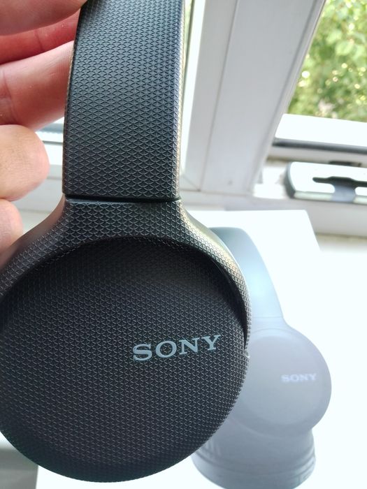 Sony WH-CH510...