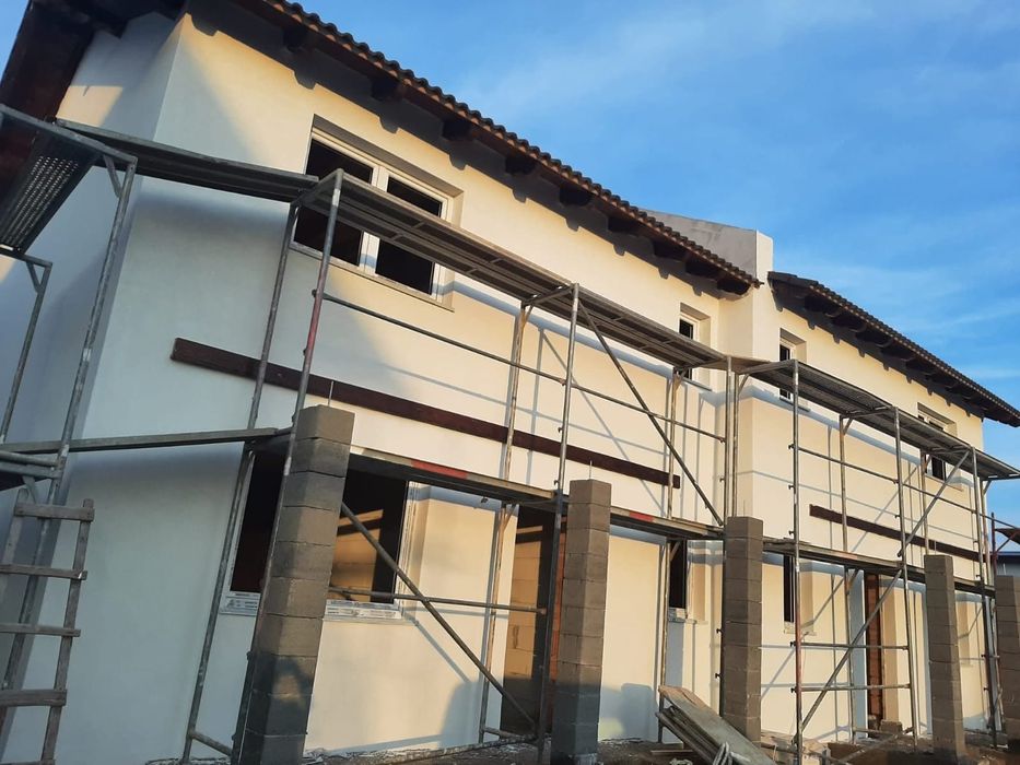 Firma constructii executa interioare/exterioare