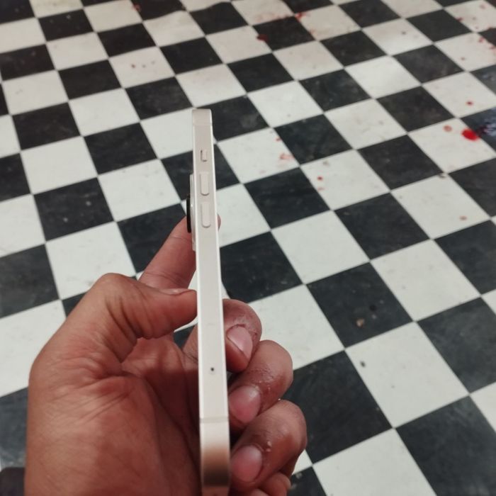 Iphone 14. YOMKOST 89,128 xotira