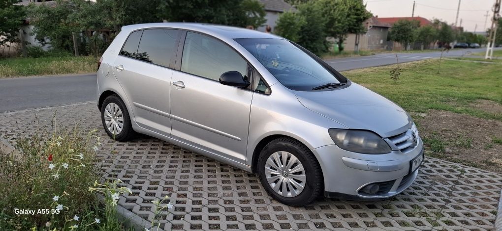 Vând VW Golf Plus TOUR V 1,9 TDI