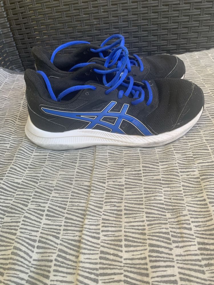Маратонки Asics използвани