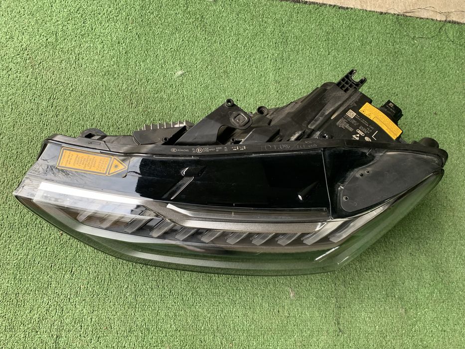 Far stanga Audi A7 RS7