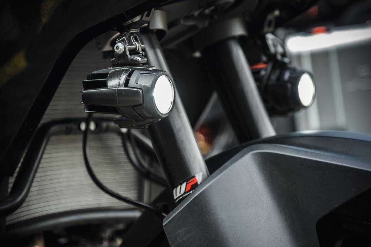 Kit lumini auxiliare (proiectoare) moto KTM Adventure 2013 - 2019