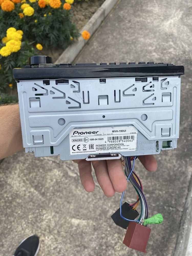 Pioner MVH-190UI