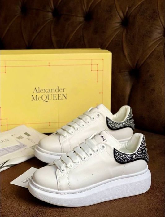Adidasi dama Alexander McQueen