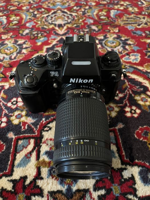 Camera pe film Nikon F4