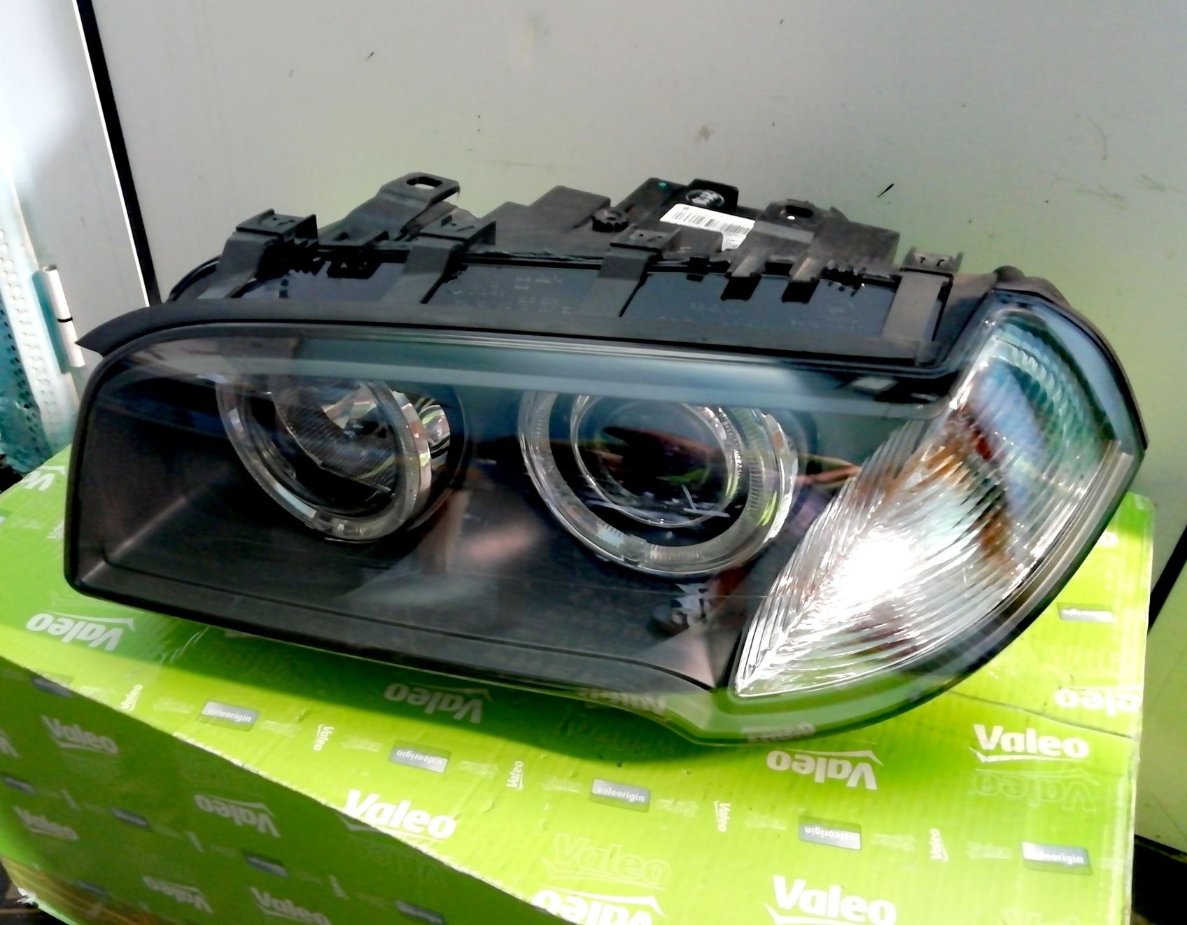 Фар Фарове за БМВ Х3 Е83 / BMW X3 E83 Dynamic - Xenon Facelift.