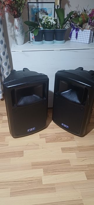 1500 lei buc negBoxe active FBT Max 4 A profesionale