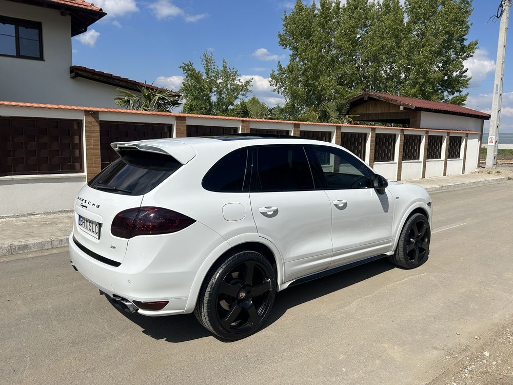 Porsche Cayenne GTS