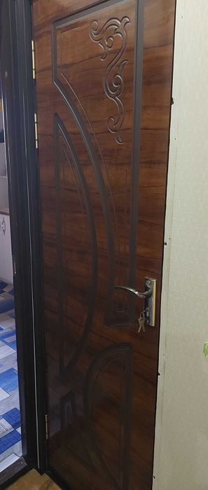 Двери в ванную и туалет
