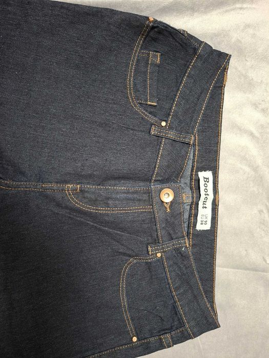 Blugi dama evazati NEW LOOK marimea 38