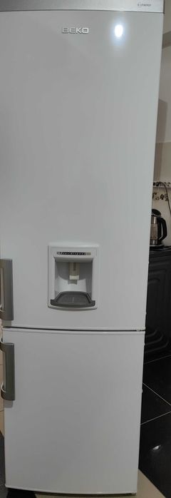 Combină frigorifică Beko BK386WD+ 380 L, dozator apă, stare bună