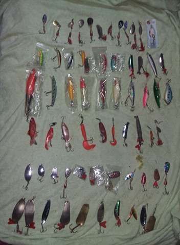 Articole de pescuit,acesorii pescari cu carlige si ancore,T.GRATUIT