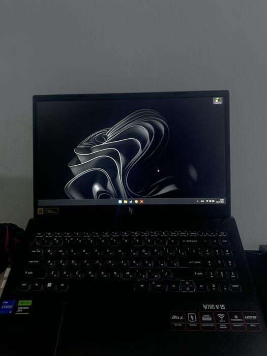 продам мощный ноут для игр и учёбы