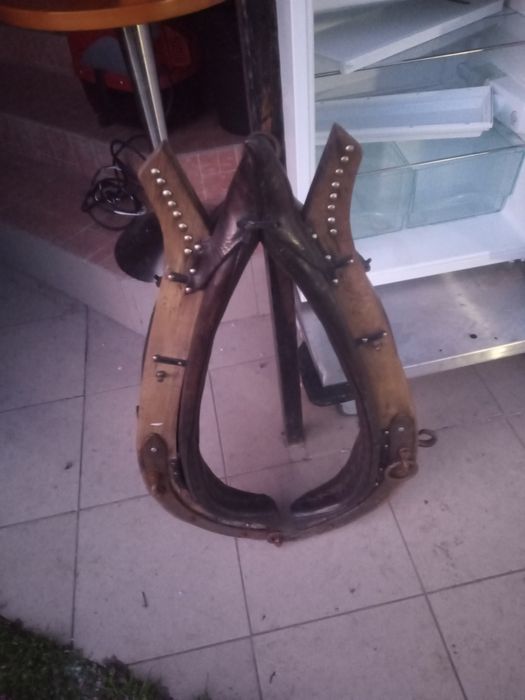 vând obiecte artizanale de colecție