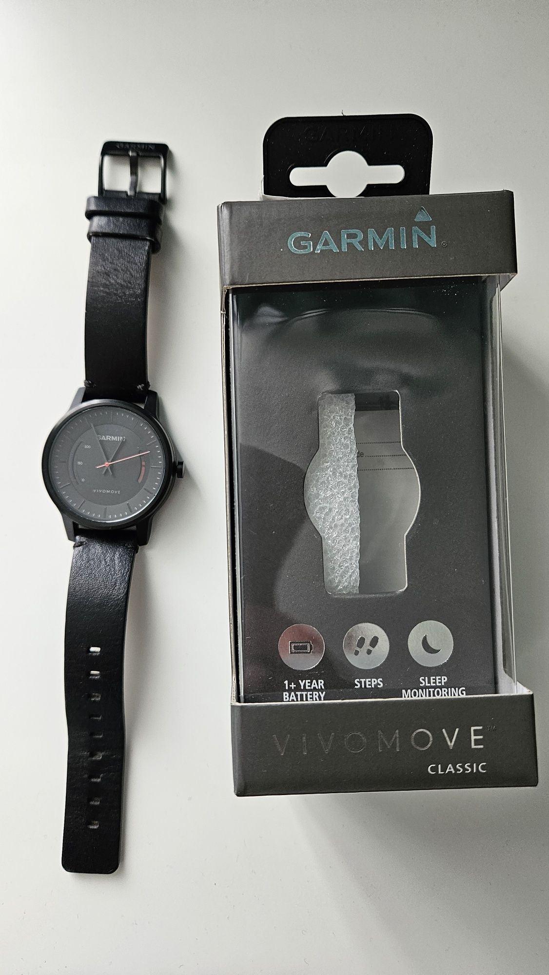 Ceas clasic cu monitorizare a activităţii Garmin vívomove