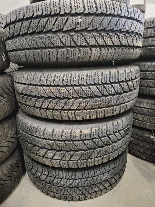 4 anvelope iarna Uniroyal 205 70 15C ca și noi