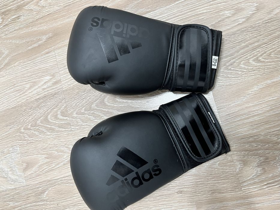 Боксерские перчатки