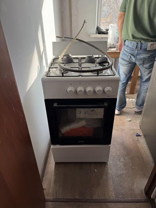 Газовая плита белая