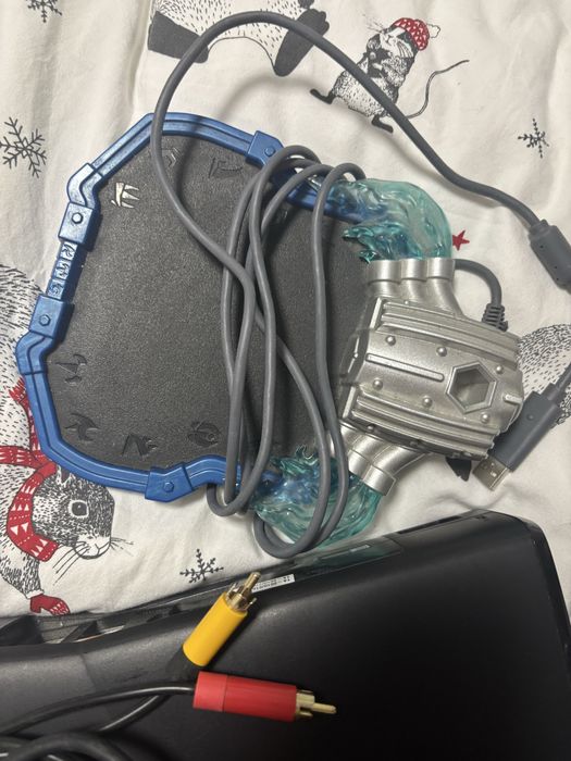 Xbox 360 + 2 controlere + playforma skylanders + ssd 500 gb