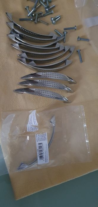 Vand 14 buc manere mobilă din metal noi!