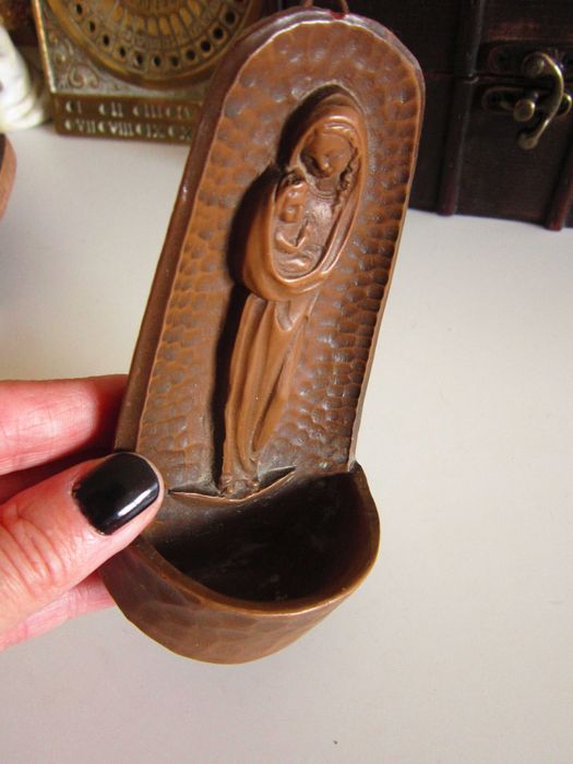 rar Madonna Maria Holy Water pt apa sfintita  Germania