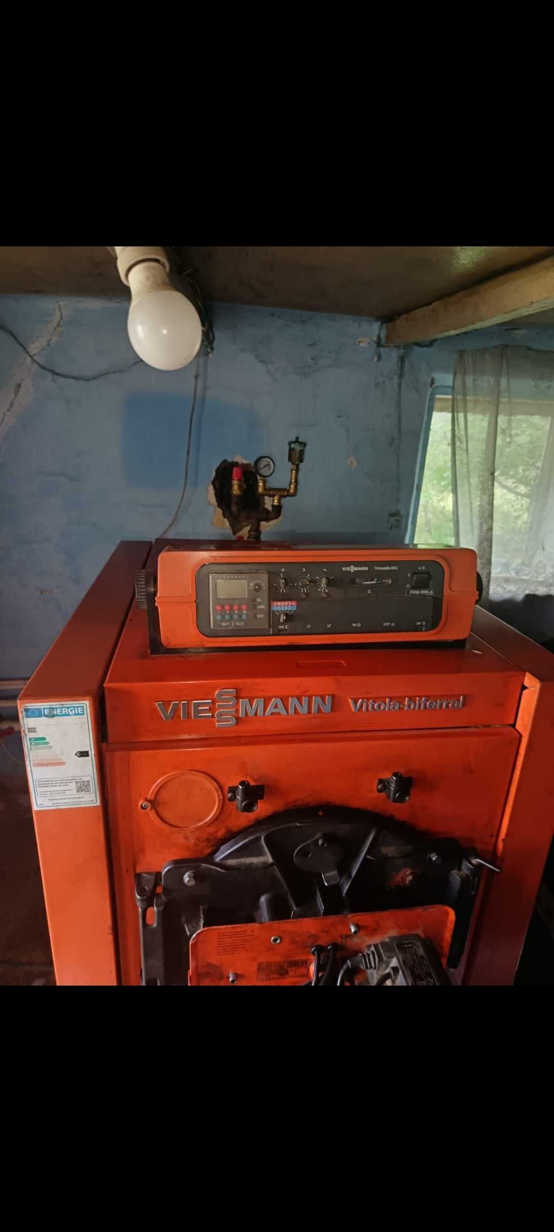 Vând centrală pe combustibil ,Viessmann