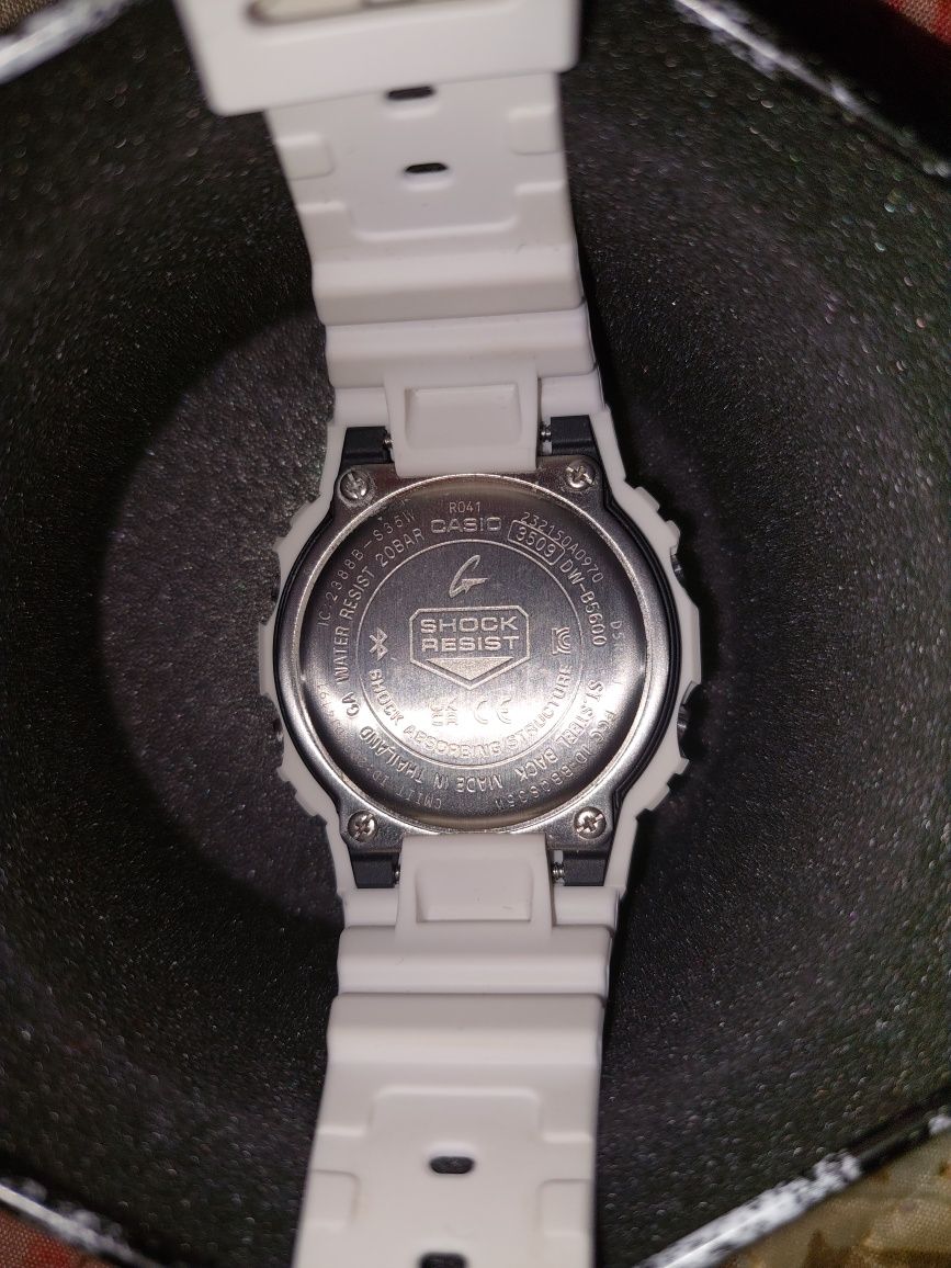 Мъжки часовник Casio G-Shock DW-B5600SF-7ER