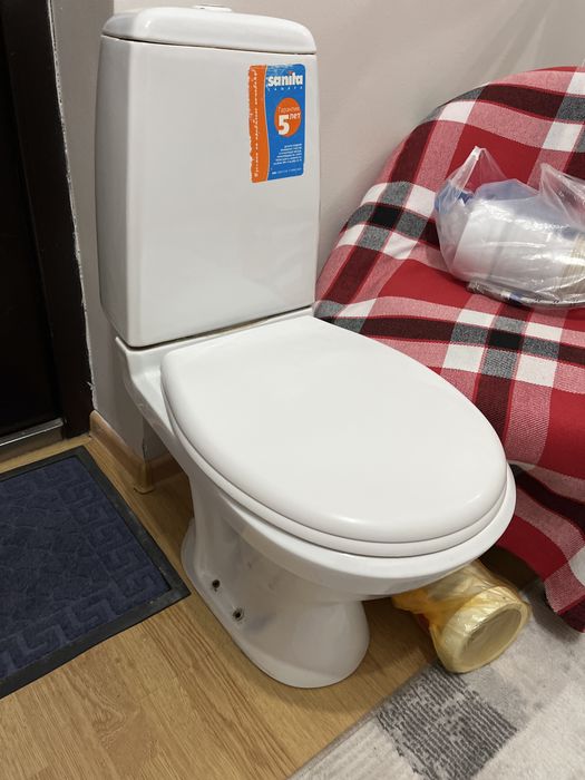 Продам унитаз напольный