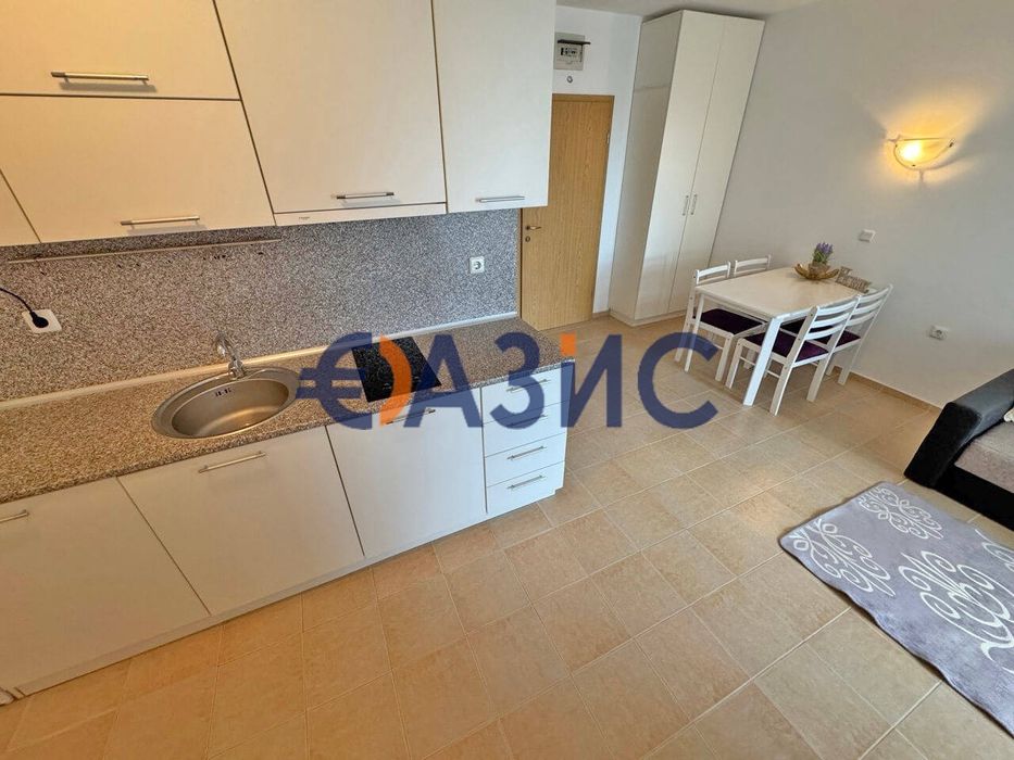 Продава се Двустаен апартамент в к.к. Слънчев бряг - 50 кв.м за 1490 €/кв.м - Снимка #7