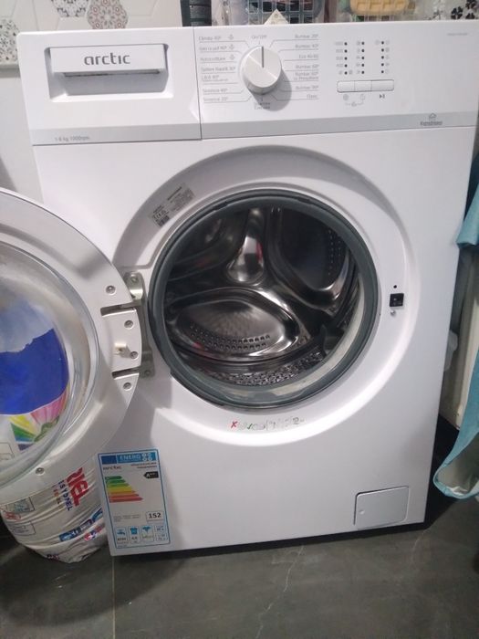 Vând mașină de spălat Artic slim